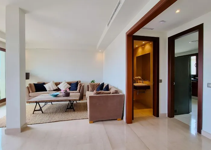 Luxury Penthouse In Medina Banus Daire