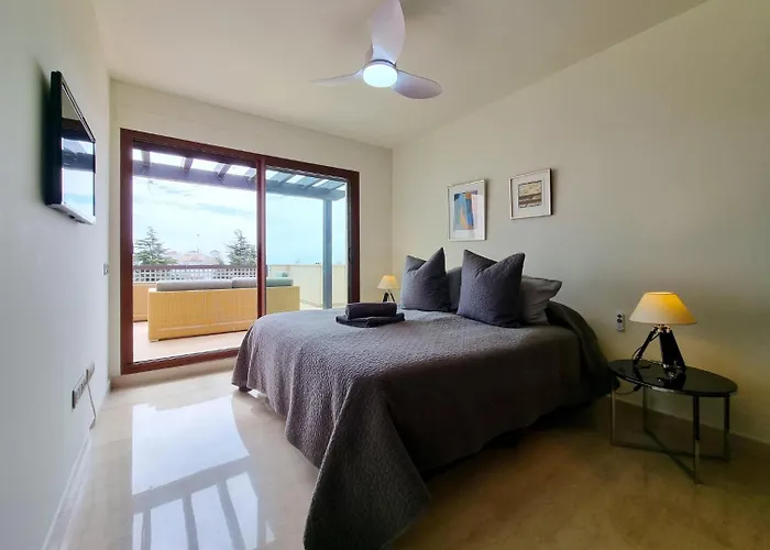 Luxury Penthouse In Medina Banus Daire *